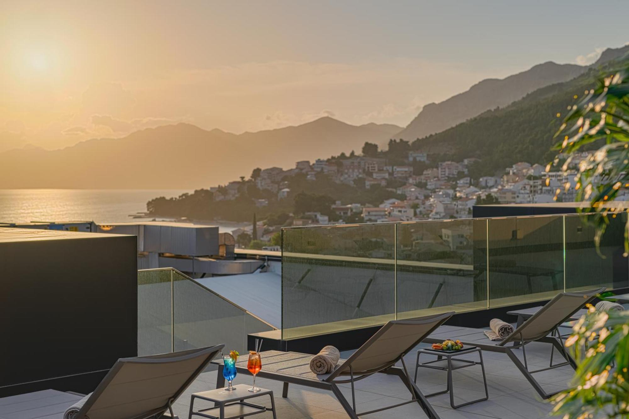 Hotel Noemia Baška Voda Buitenkant foto